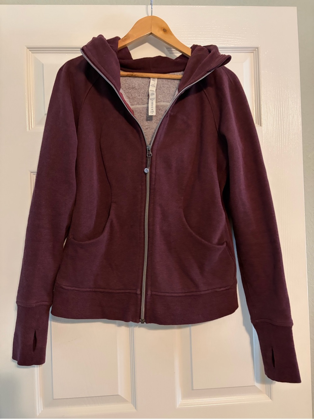 Lululemon Scuba III OG Maroon Burgandy Sz 8 EUC